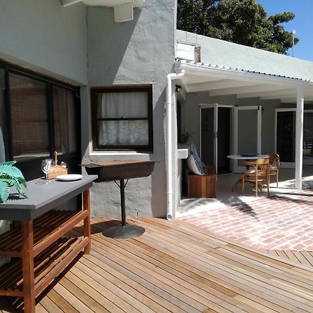 Livesey Lodge Guest House Hermanus Exterior foto